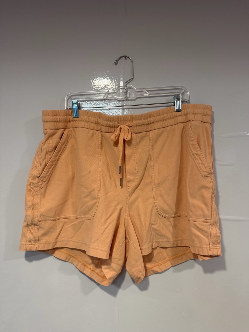 Athleta Terry cloth Everyday Drawstring Women’s Shorts in Peach